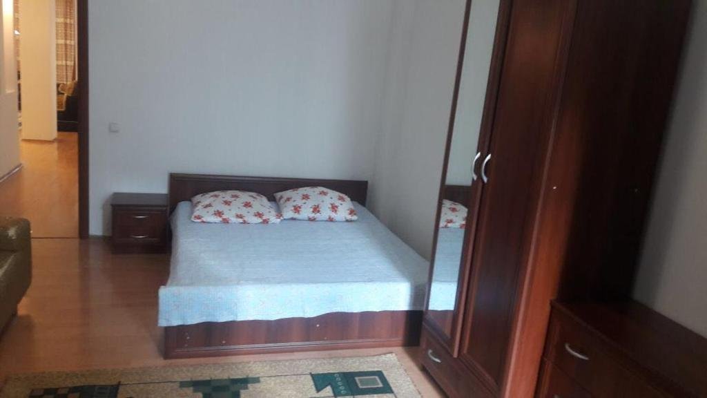 Алматы: Apartments on Masanchi 98 B