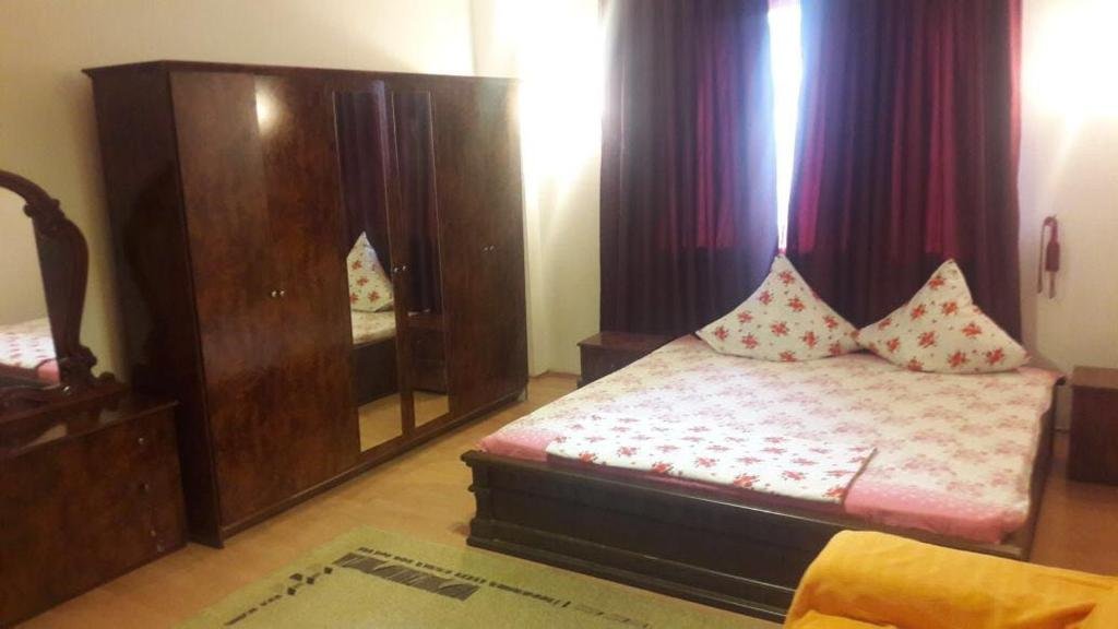 Алматы: Apartments on Masanchi 98 B