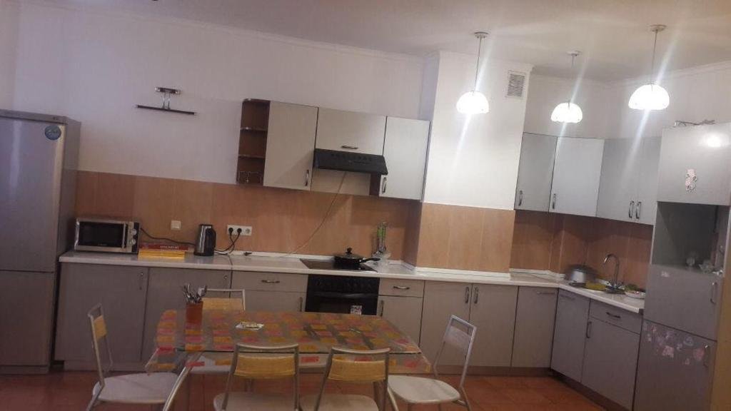 Алматы: Apartments on Masanchi 98 B