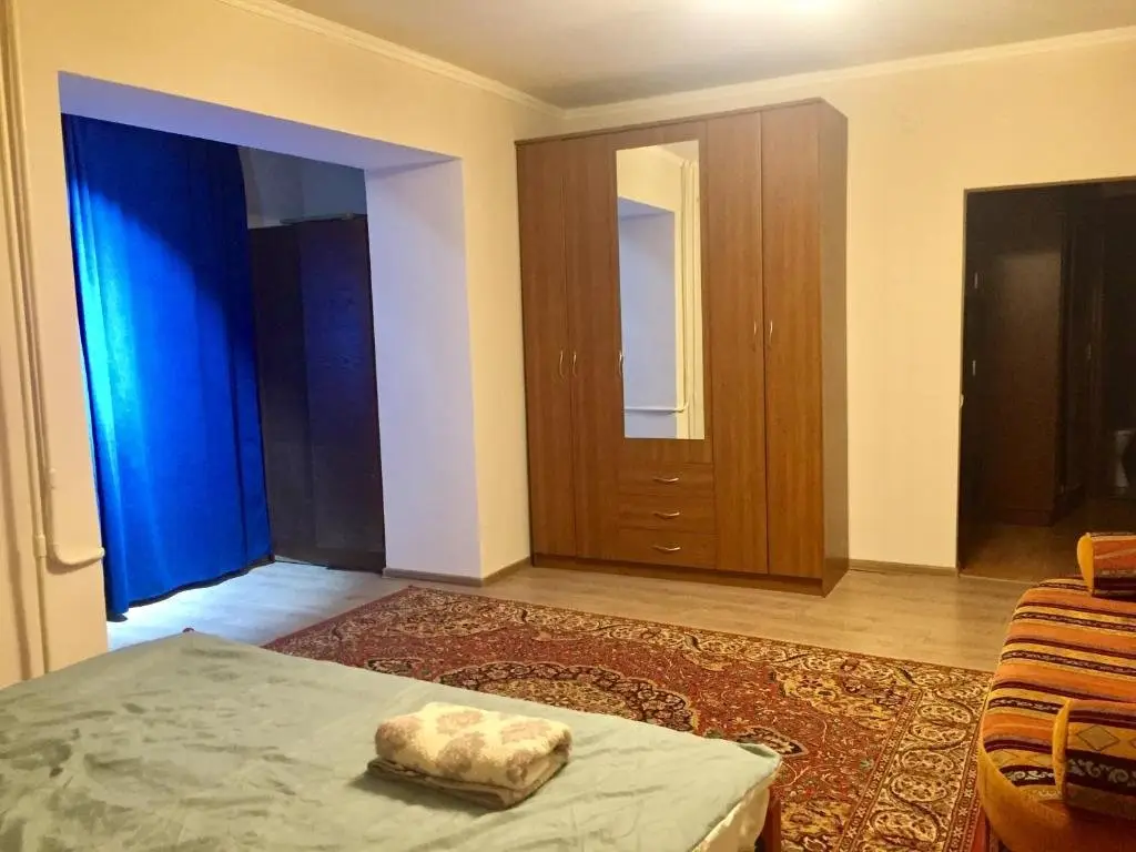 Алматы: Apartment on Mirzoyan 189