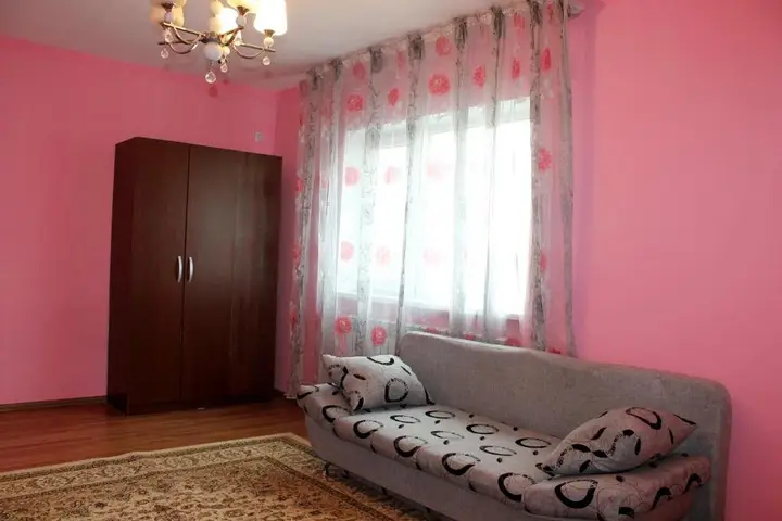 Алматы: Apartments on Momyr 1