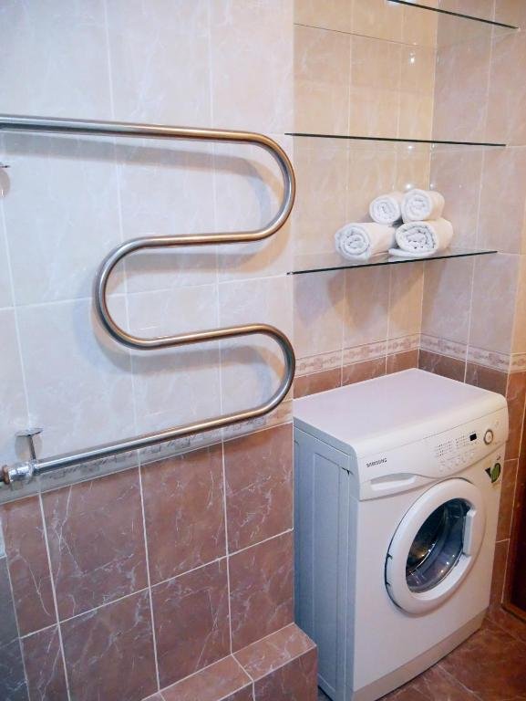 Алматы: Apartment on Rozibakieva 250