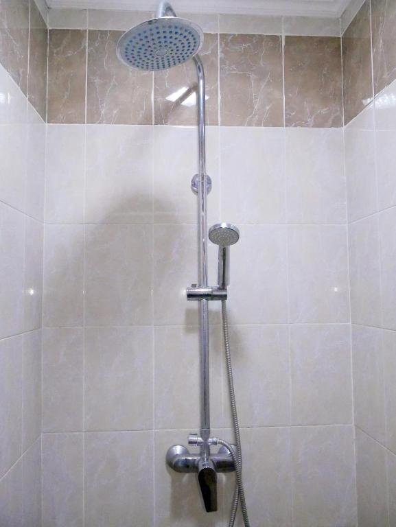Алматы: Apartment on Rozibakieva 250