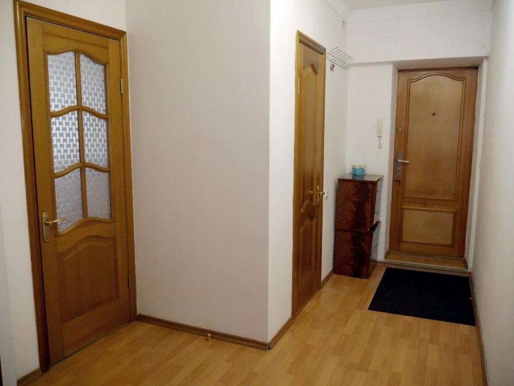Алматы: Apartment on Rozibakieva 250