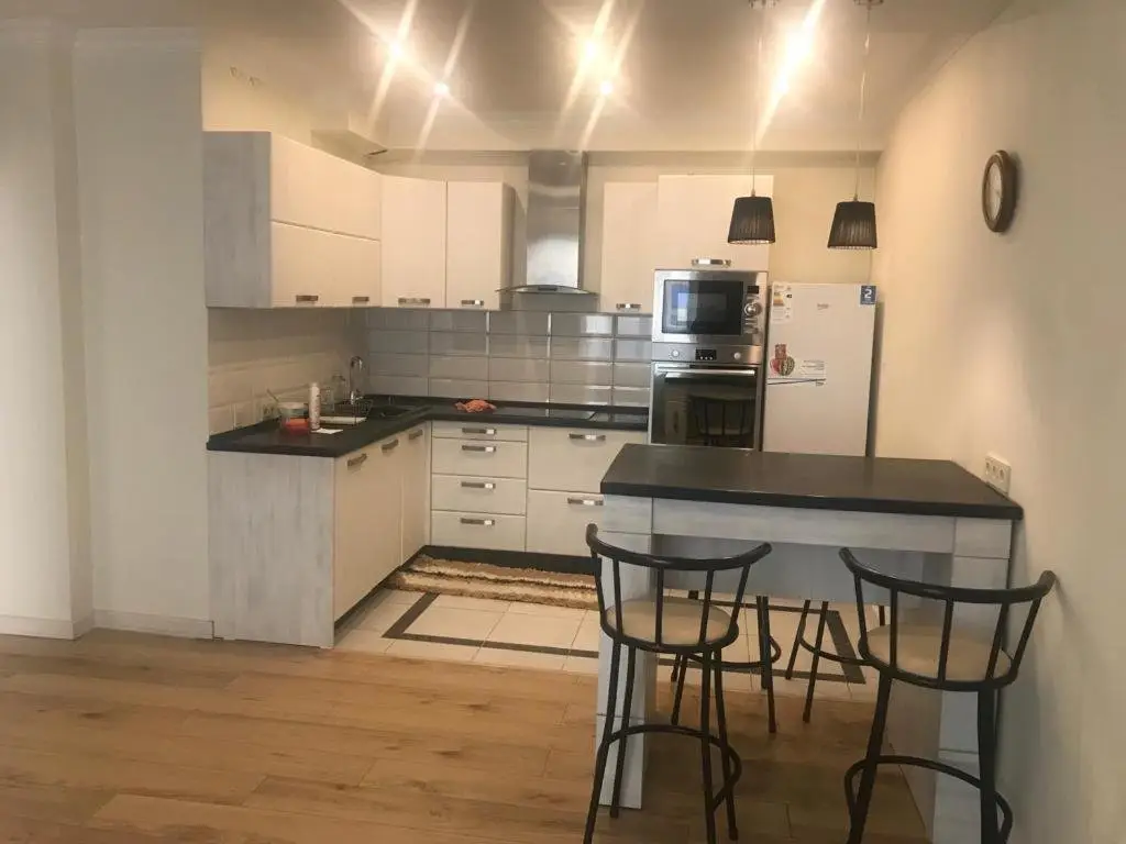 Алматы: Apartment on Brusilovksogo 167