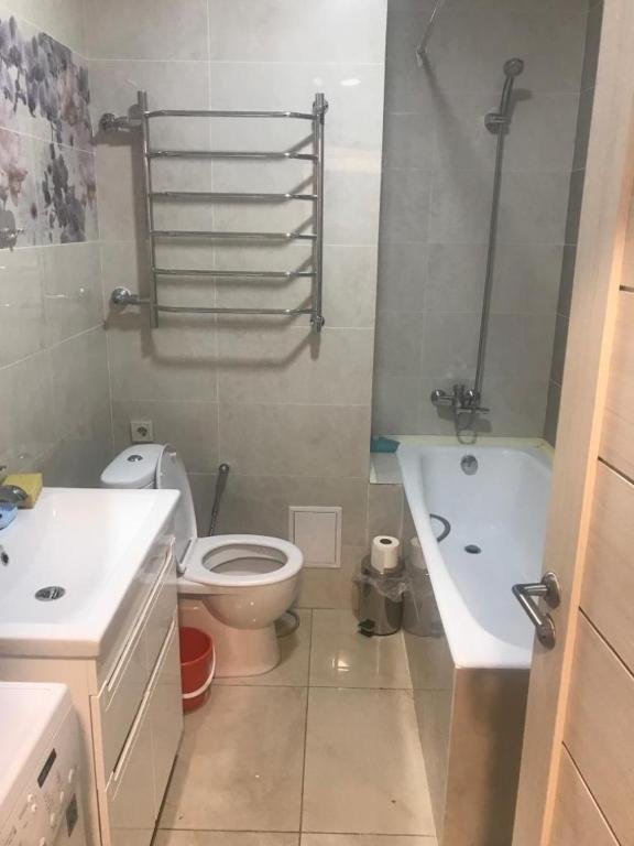 Алматы: Apartment on Brusilovksogo 167