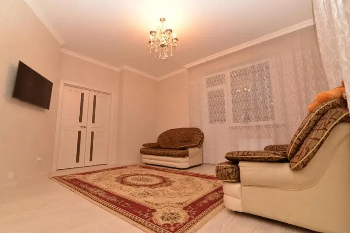 Астана: Apartamienty Na Ulitsie Turkiestan, 10