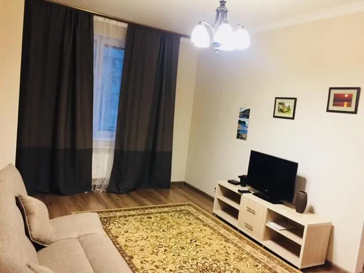 Астана: Apartment on Ye49 1
