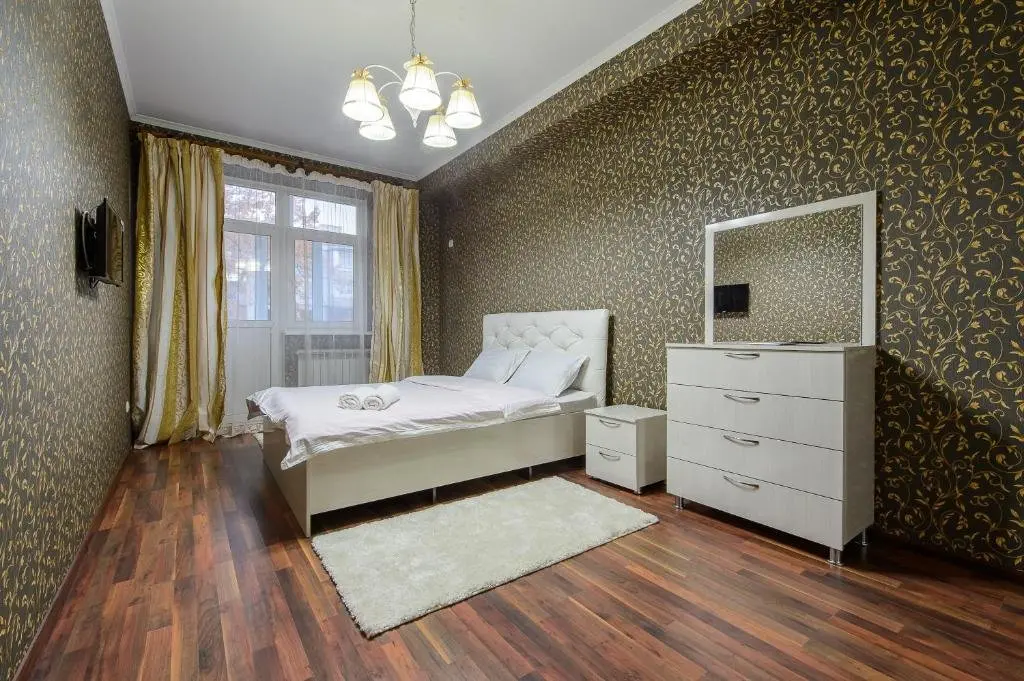 Алматы: Apartments on Kazybek by 125 1 floor 6