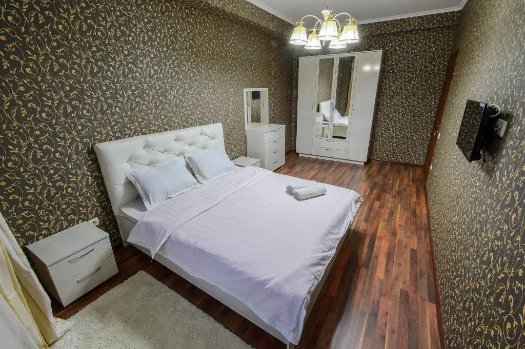 Алматы: Apartments on Kazybek by 125 1 floor 6