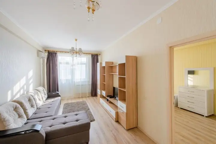 Алматы: Apartments on Kazybek by 125 1 floor 6