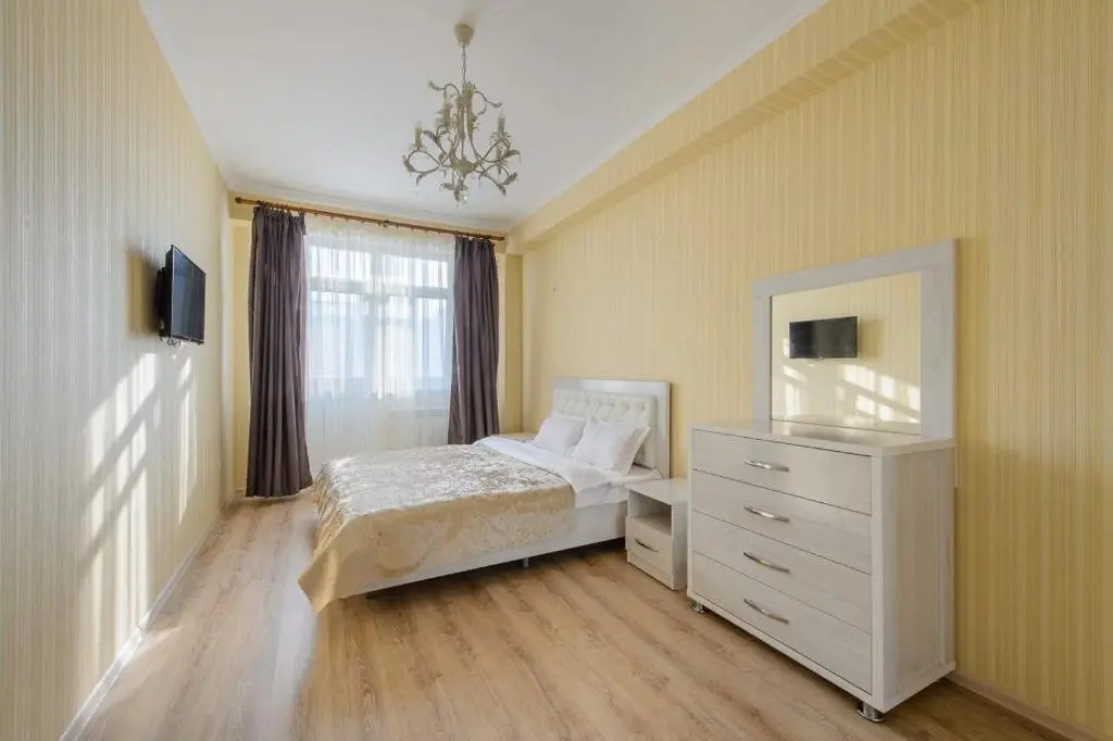 Алматы: Apartments on Kazybek by 125 1 floor 6