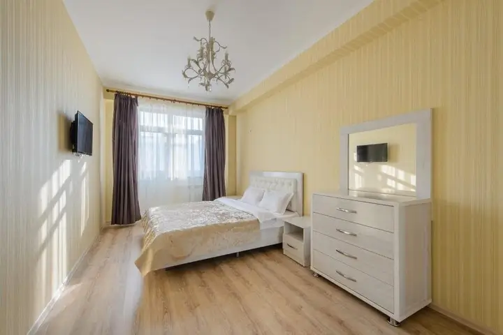 Алматы: Apartments on Kazybek by 125 1 floor 6