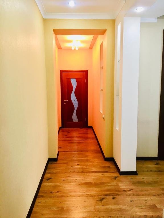 Алматы: Apartment on Dostyk 162/5