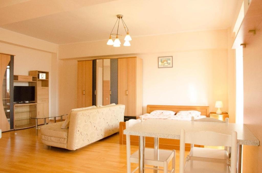 Алматы: Apartment on 141 Abai str.