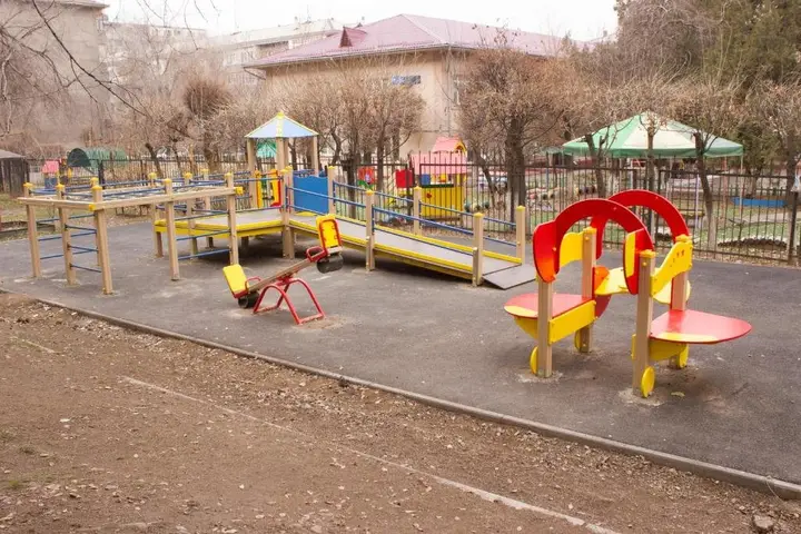 Алматы: Apartment on 141 Abai str.