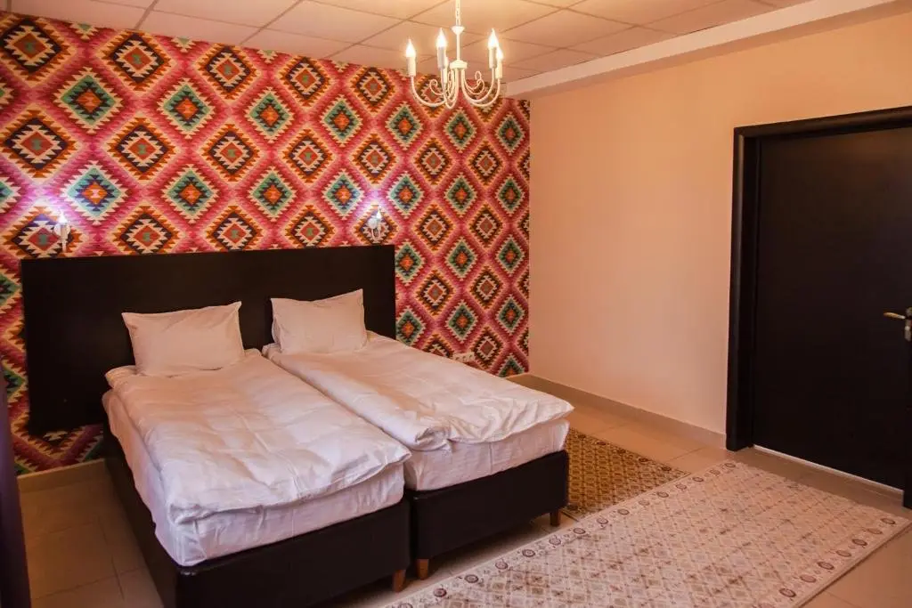 Алматы: Tal Hotel