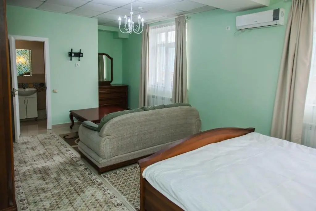 Алматы: Tal Hotel
