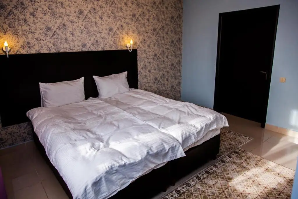 Алматы: Tal Hotel