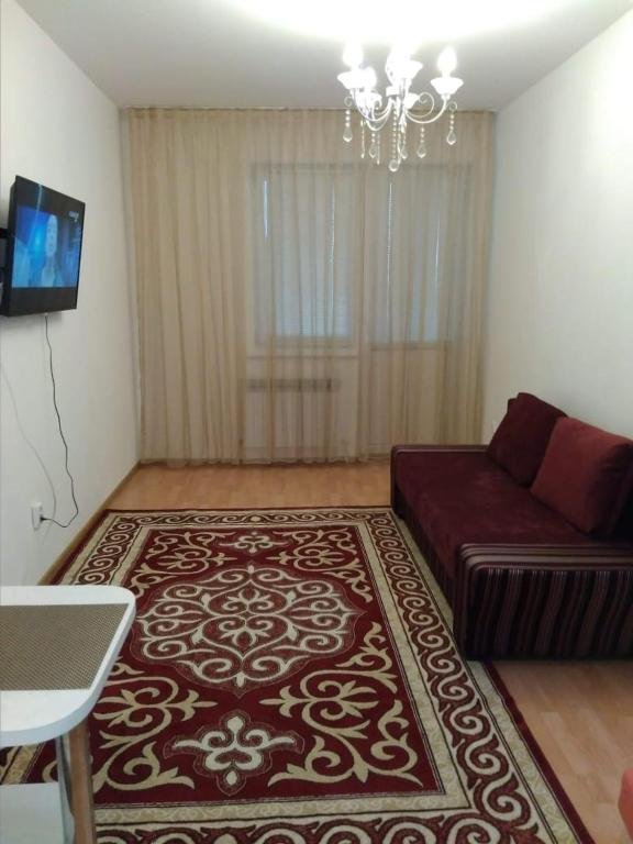 Алматы: Apartment on Kazybeka Bi 139/2