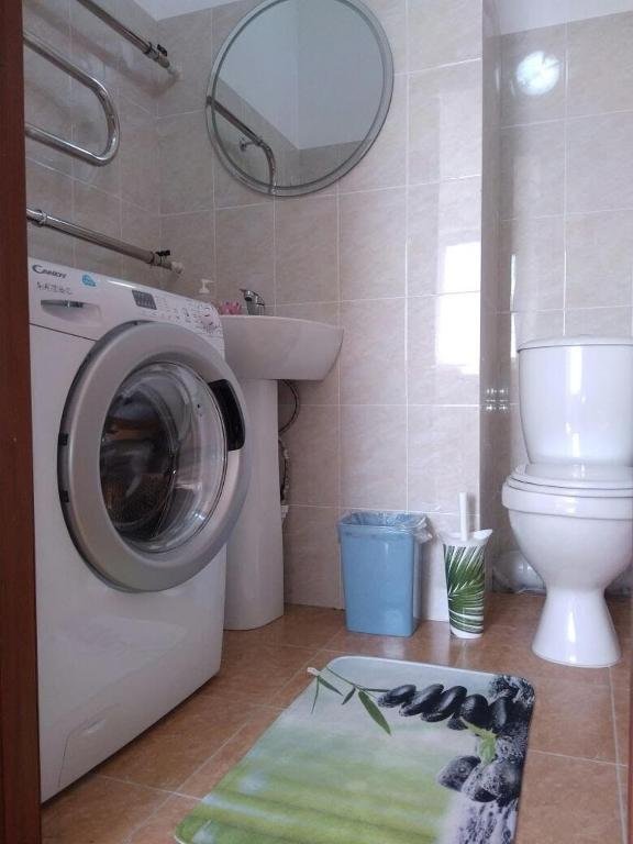 Алматы: Apartment on Kazybeka Bi 139/2