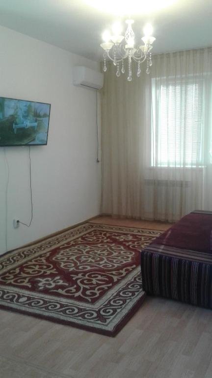 Алматы: Apartment on Kazybeka Bi 139/2