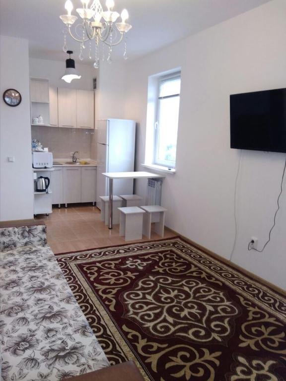 Алматы: Apartment on Kazybeka Bi 139/2