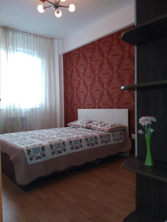 Алматы: Apartment on Kazybeka Bi 139/2