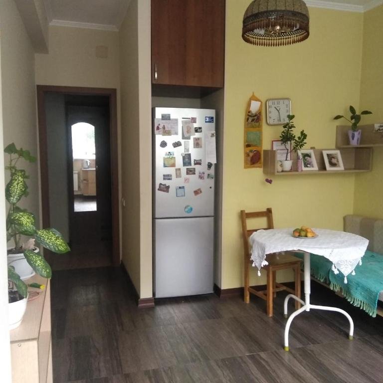Алматы: Room On Vakhtangova 17A