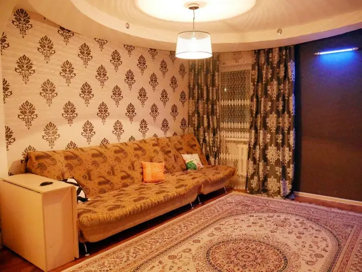 Алматы: Apartment on Abay 101