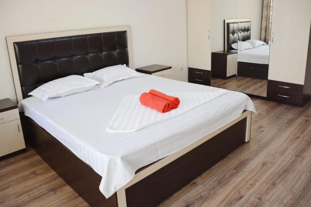 Алматы: New 2 room appartment in the center of Almaty 144