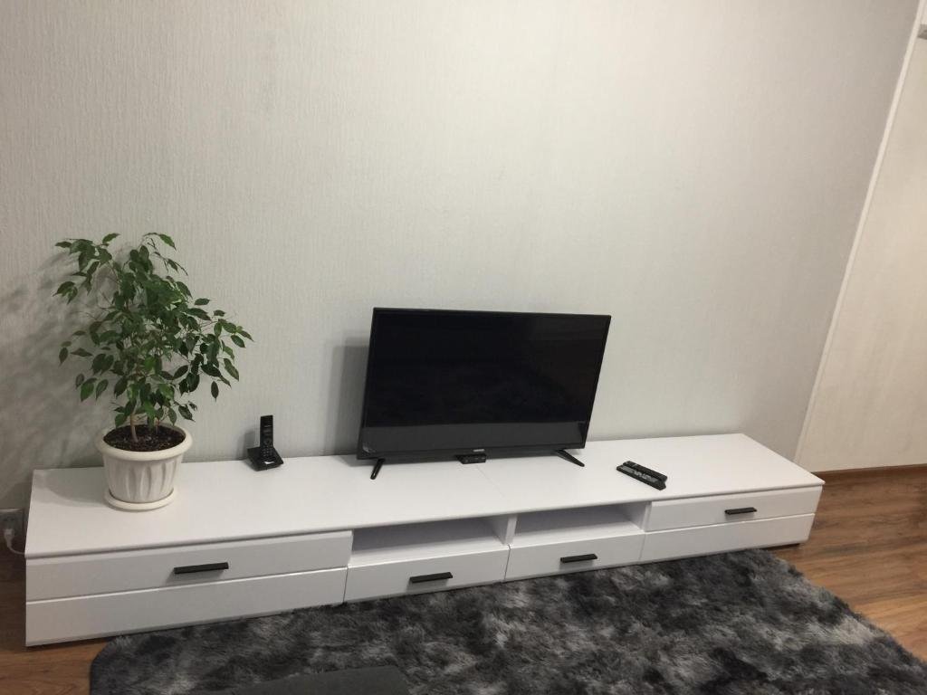 Алматы: Apartment on Makataeva 73