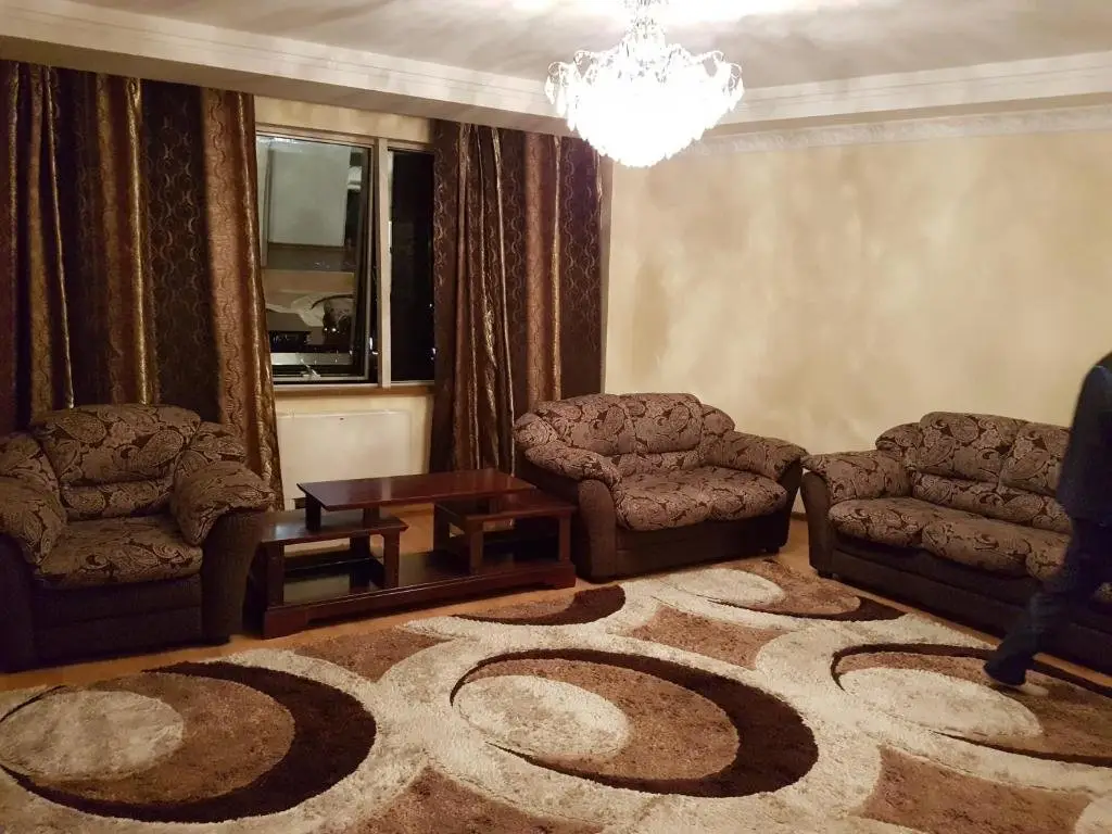 Алматы: Apartments on Al-Farabi 7