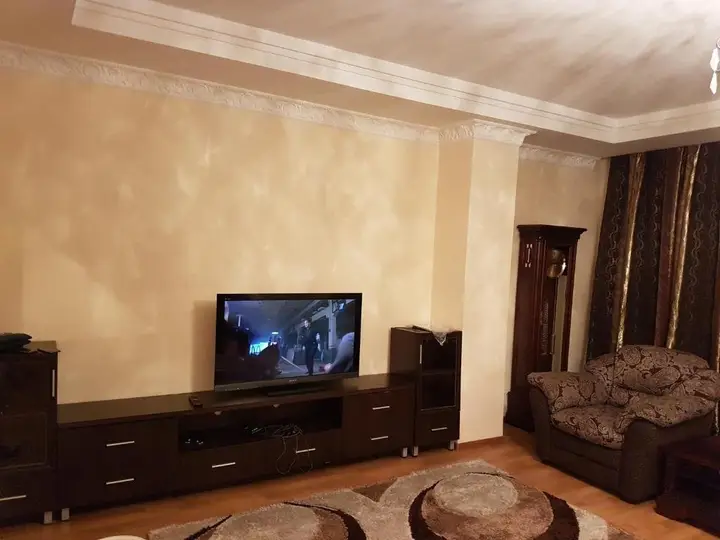 Алматы: Apartments on Al-Farabi 7