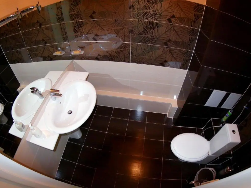 Алматы: 4-bedroom in Nurli-Tau