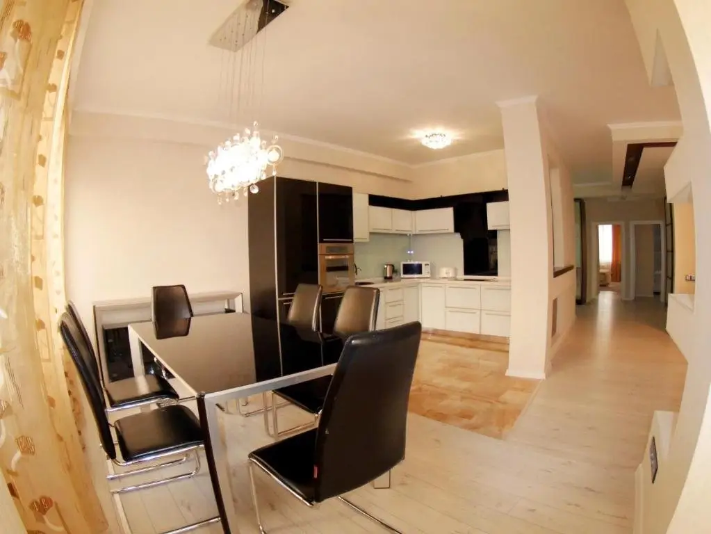 Алматы: 4-bedroom in Nurli-Tau