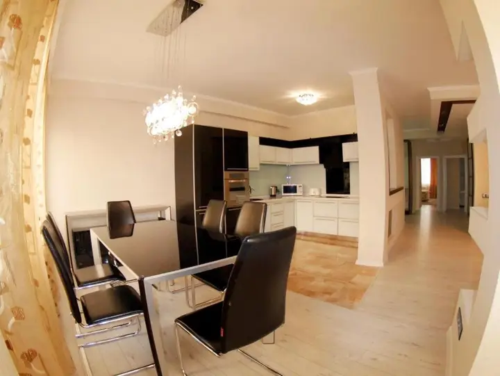 Алматы: 4-bedroom in Nurli-Tau
