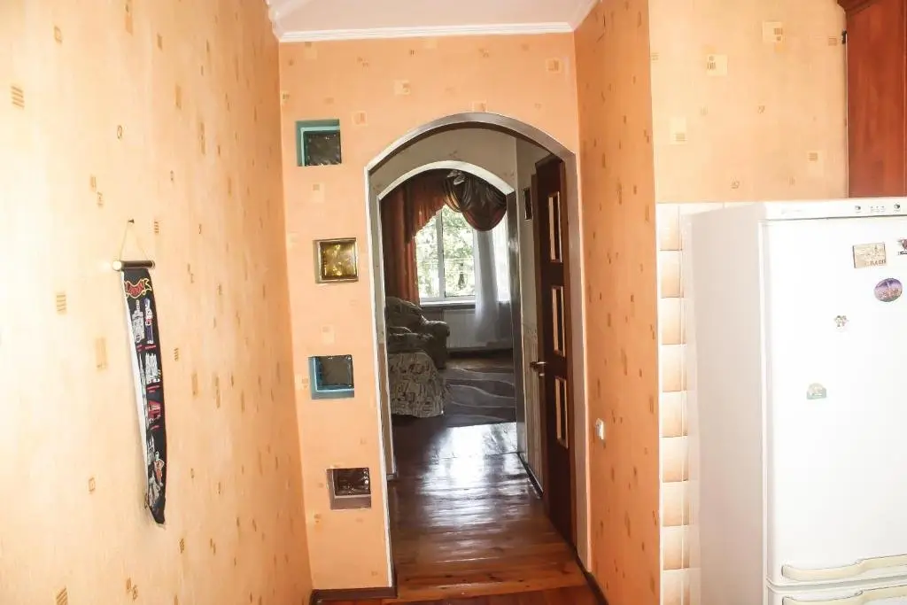 Алматы: Apartments Satpaeva 42