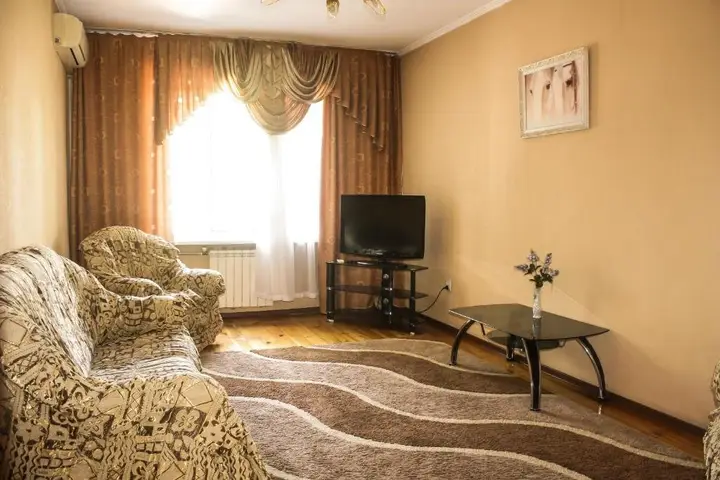 Алматы: Apartments Satpaeva 42