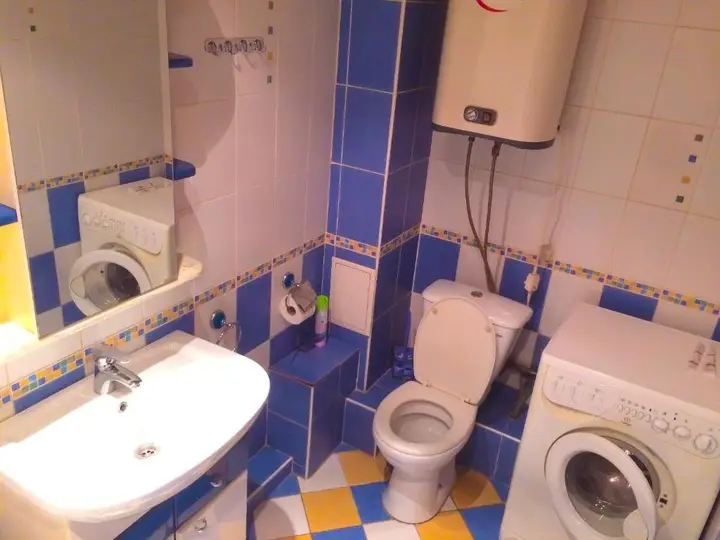 Алматы: Apartments Satpaeva 42