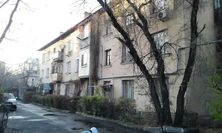 Алматы: Apartments Satpaeva 42
