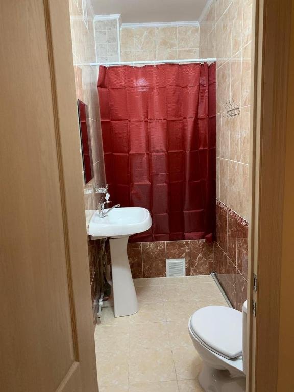 Атырау: Guest House On Geolog 2