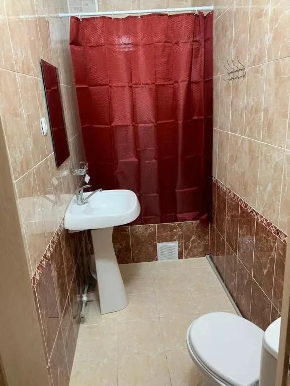 Атырау: Guest House On Geolog 2