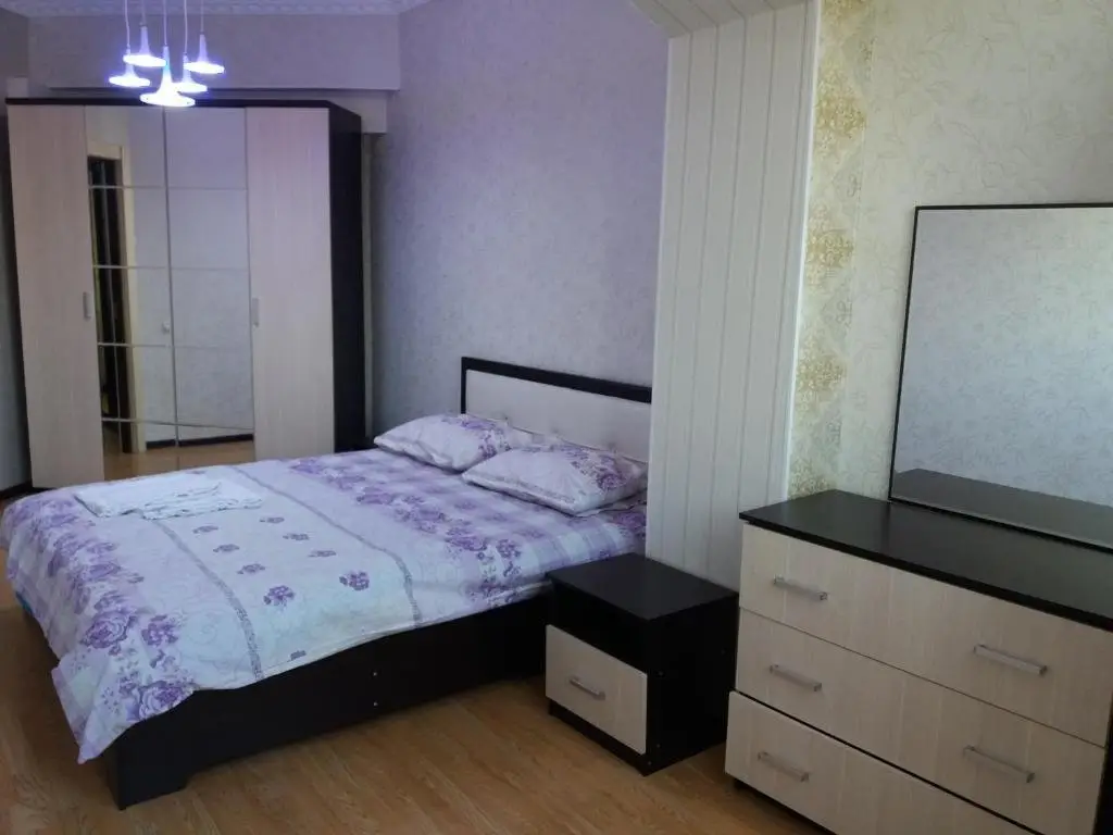 Алматы: Apartment on Zharokov 137 7 floor