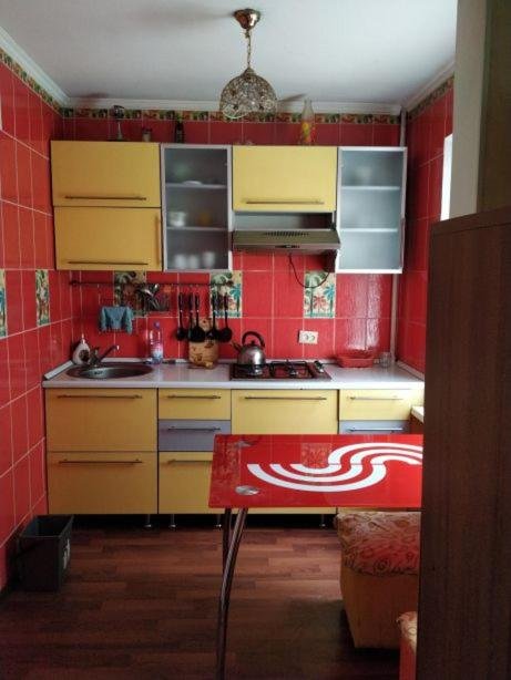 Алматы: Apartment on Shagabutdinov 45