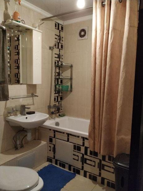 Алматы: Apartment on Shagabutdinov 45