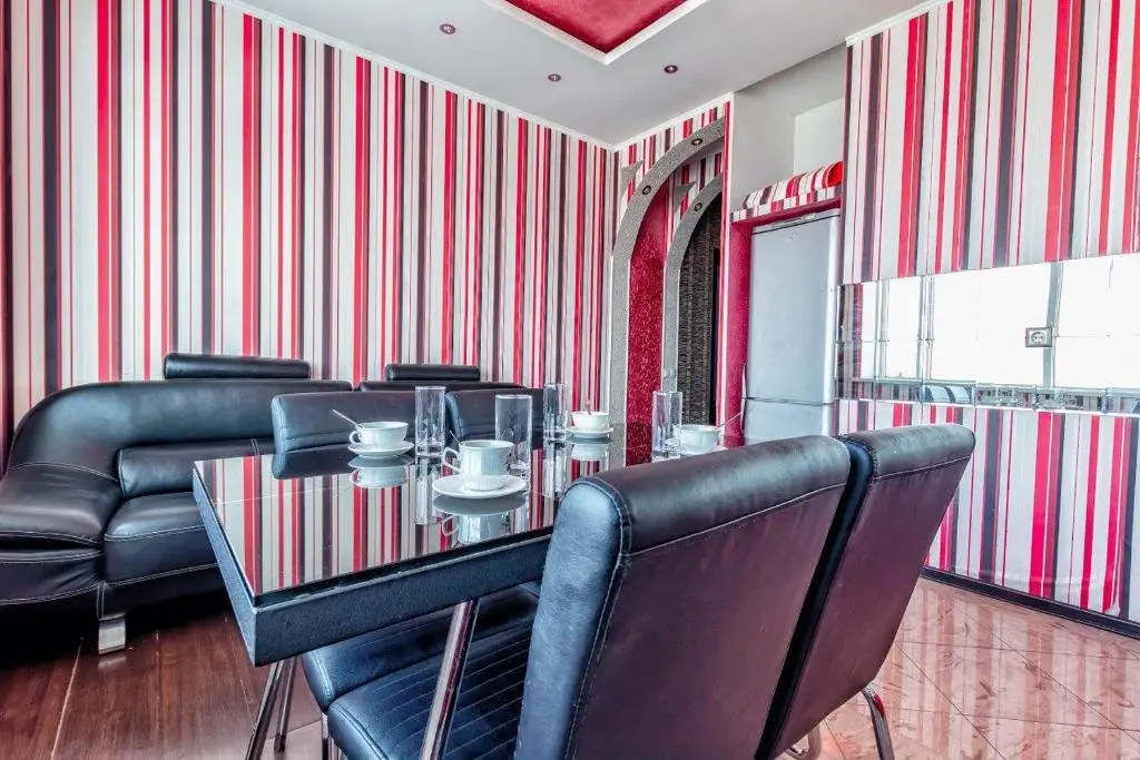 Астана: Apartament on Dostyq 5/1 flor,ap 35