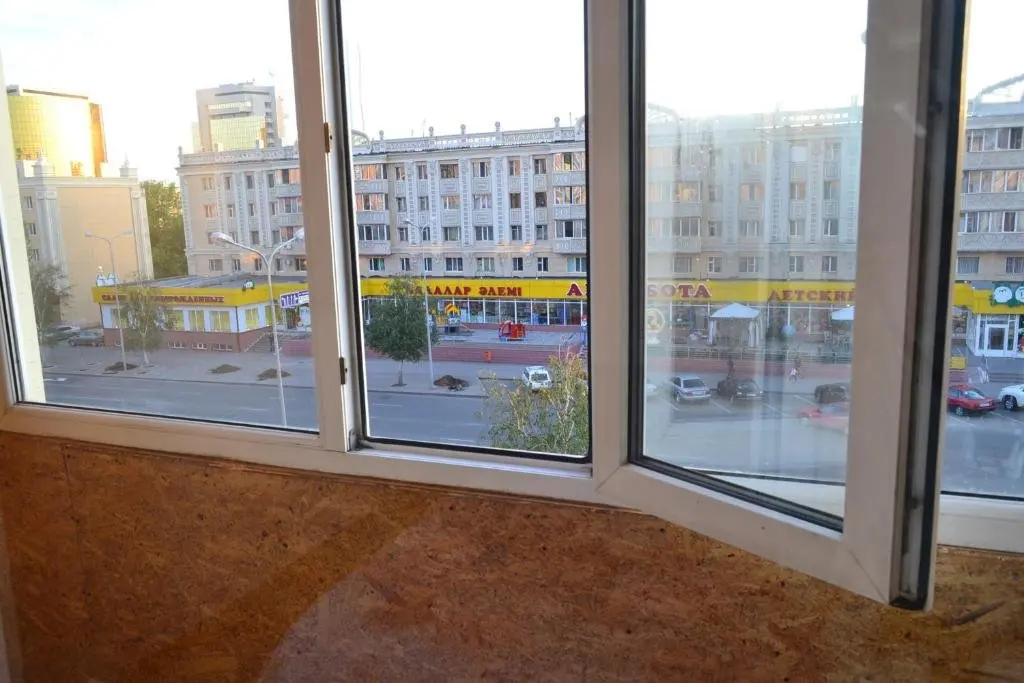 Астана: Apartments On Respublika Ave 28