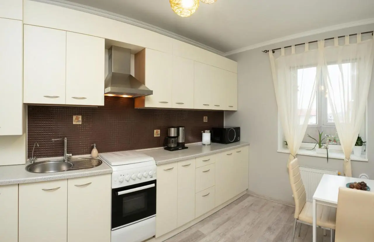 Калининград: Apartment on Krasnoselskaya