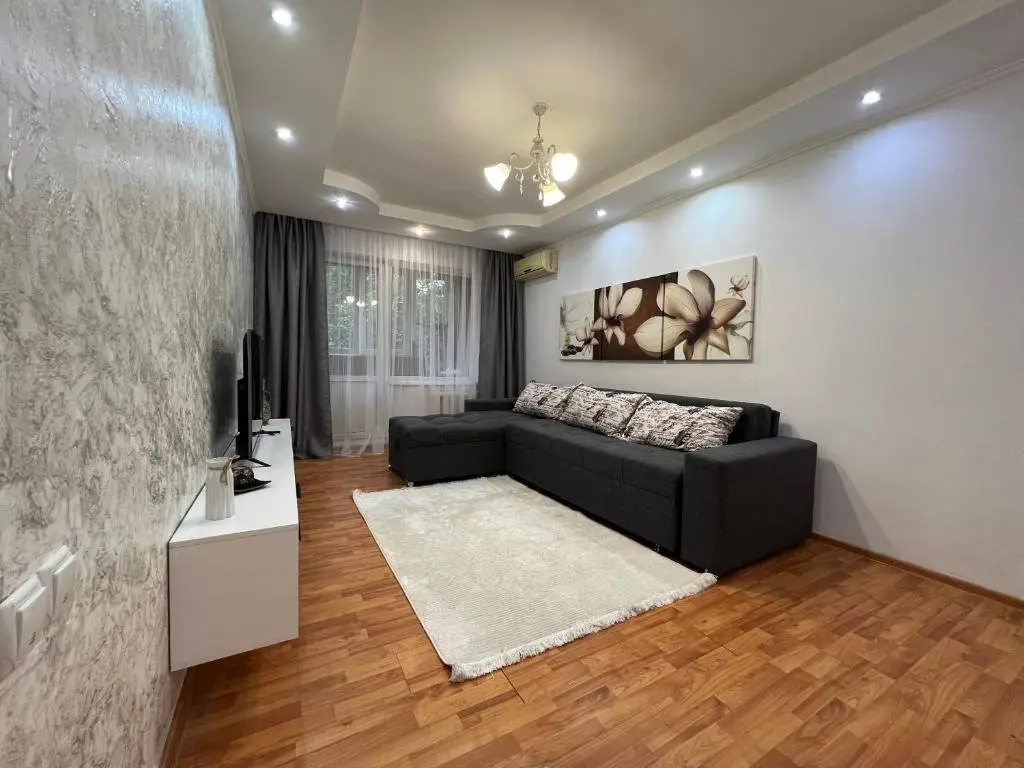 Алматы: Apartment on Tulebayeva 21